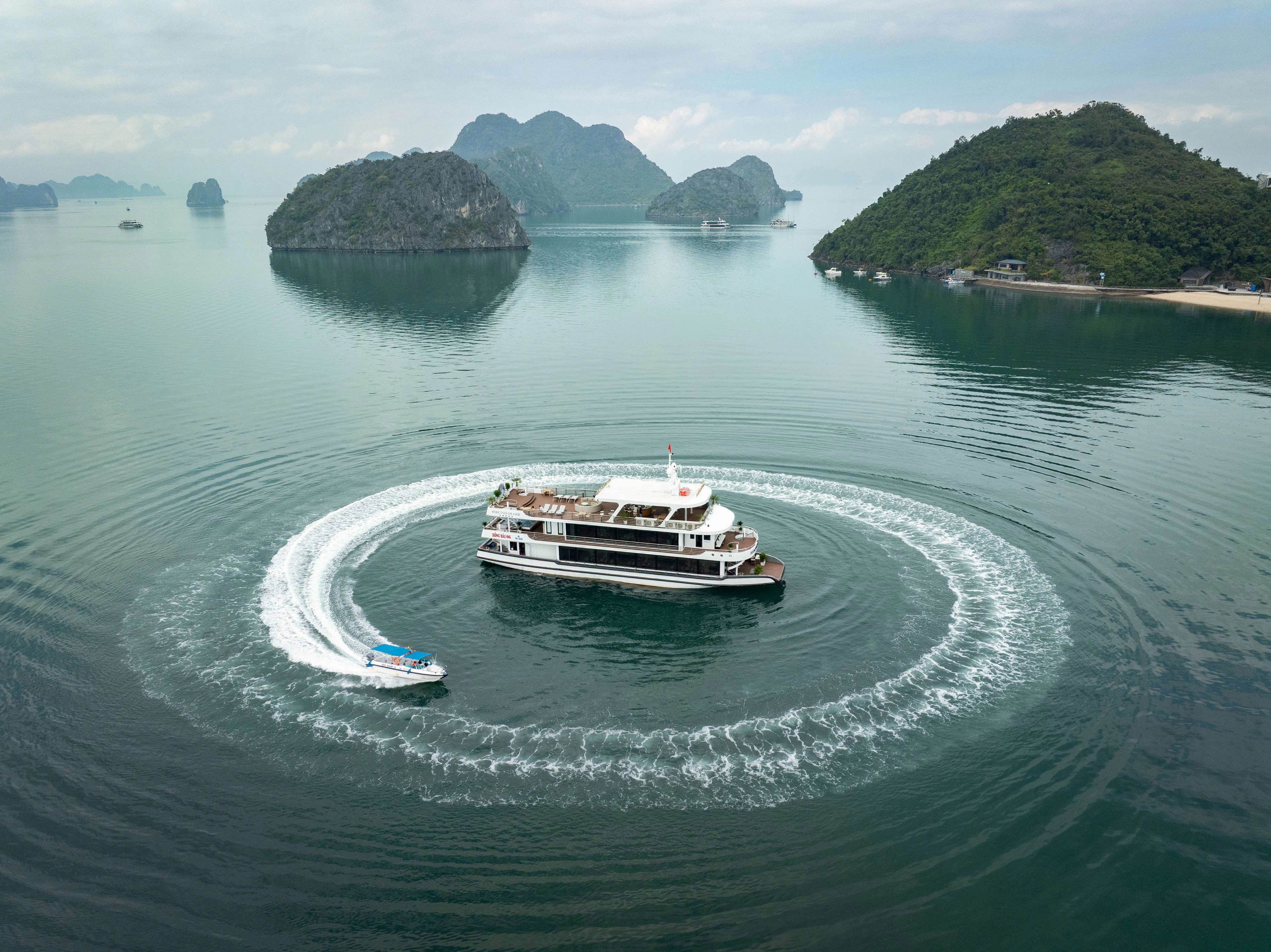 Day Tour | Explore Halong Bay in Hercules Grand Cruise